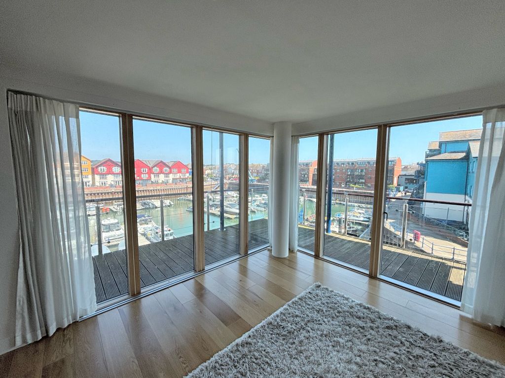 Property photo 2 of 26