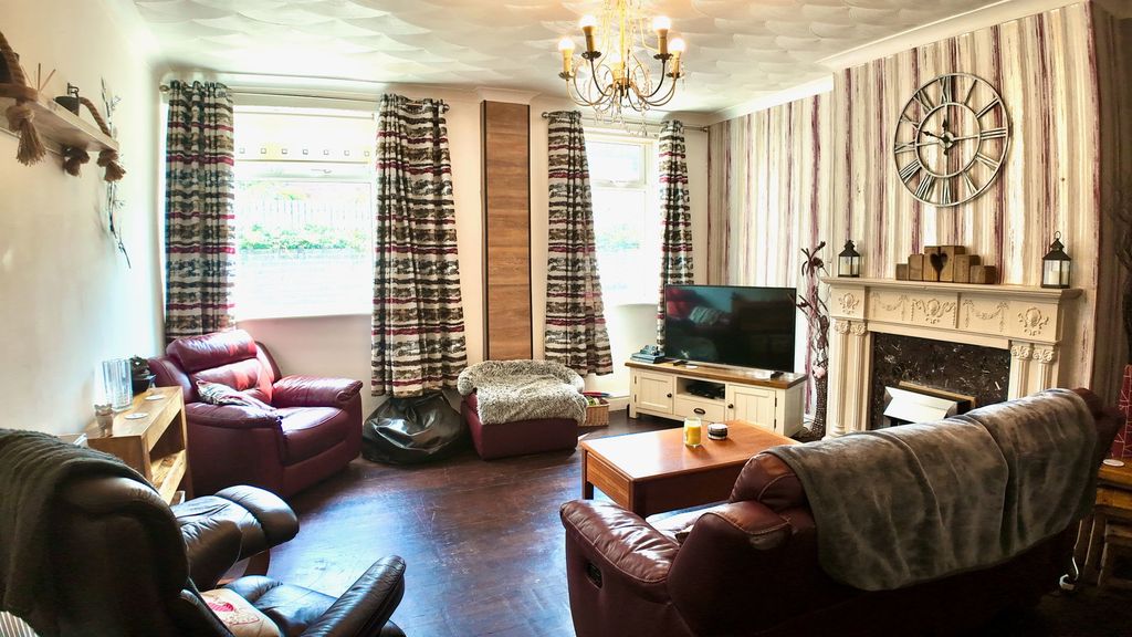 Property photo 2 of 24