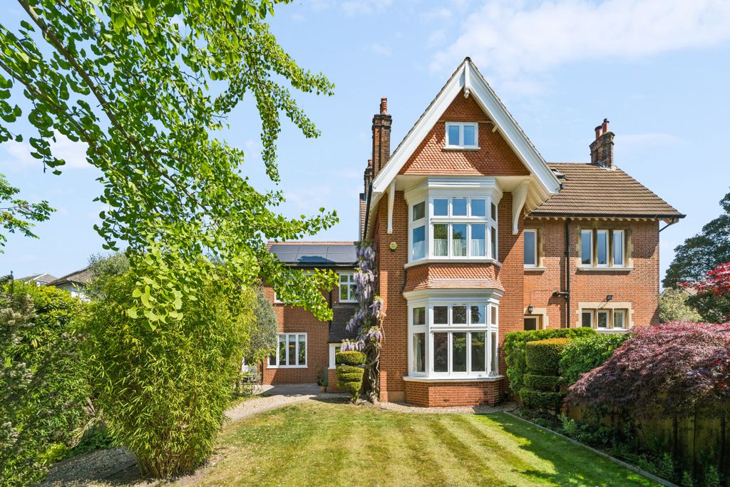 Property photo 1 of 31