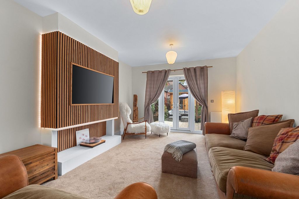 Property photo 3 of 53