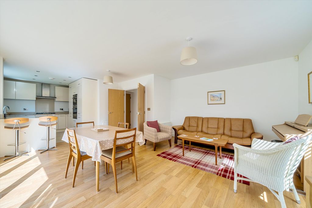 Property photo 3 of 18 Image