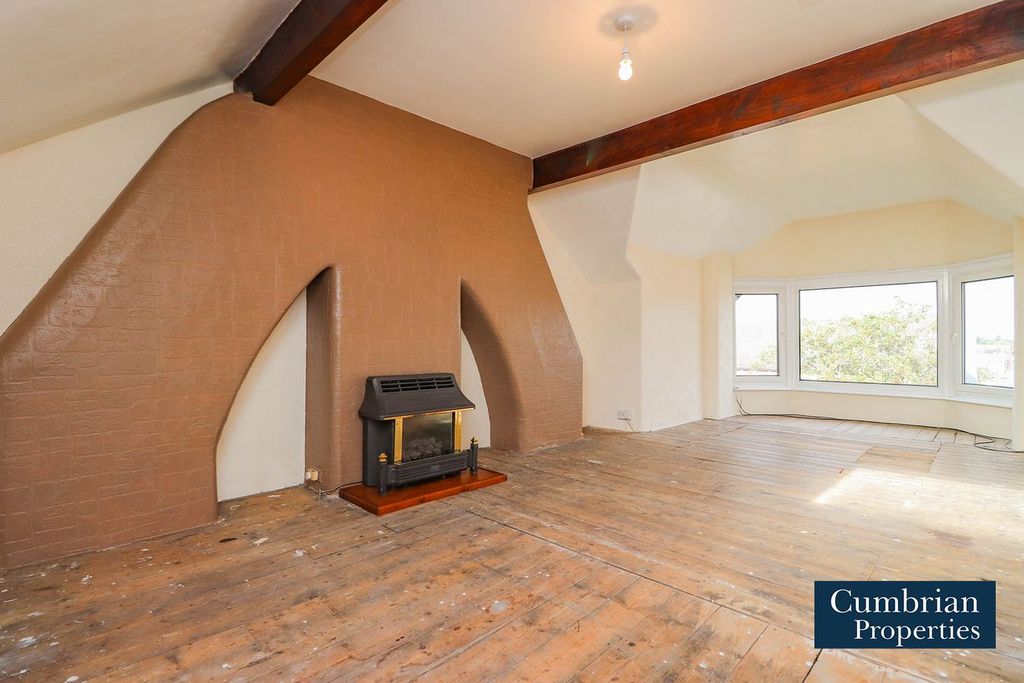 Property photo 2 of 26 Attic Room