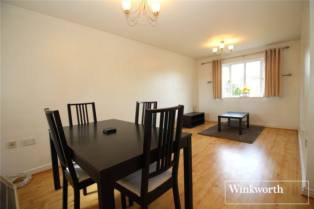 Property photo 3 of 8 Picture No. 25