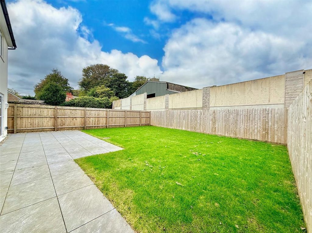 Property photo 2 of 22 3.Jpeg