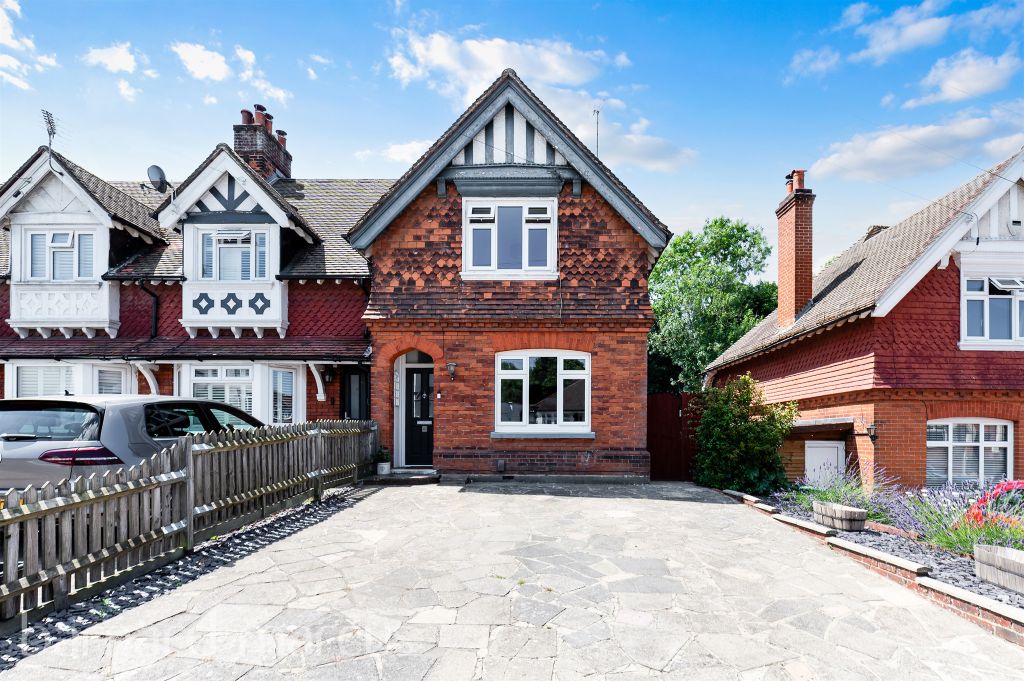 Property photo 1 of 12