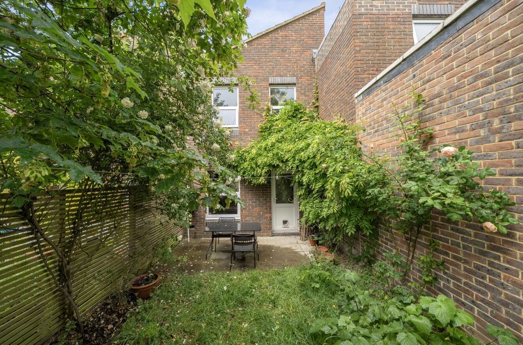 Property photo 1 of 13 Garden