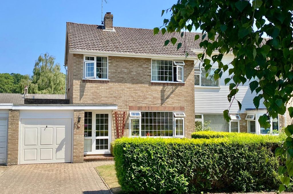 Property photo 1 of 26 3 Bedroom Semi Detached