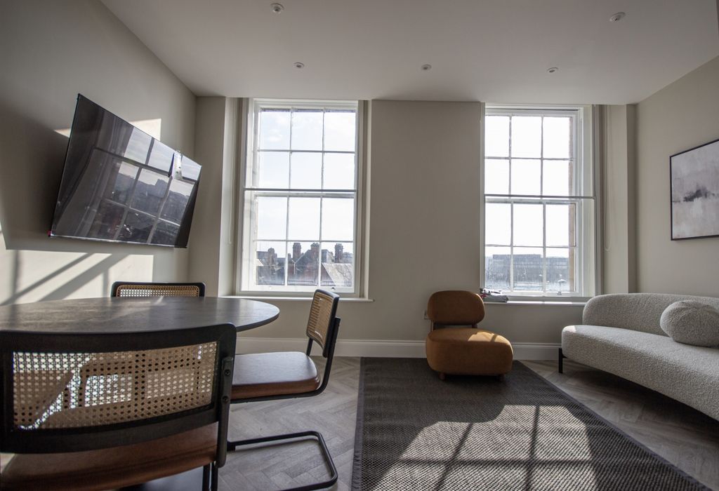 Property photo 3 of 11 2