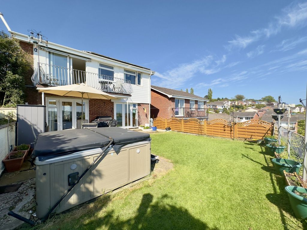 Property photo 3 of 19 Photo 8