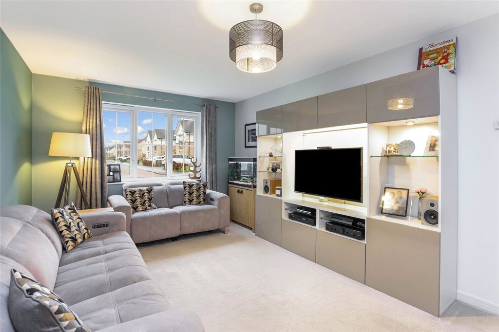 Property photo 2 of 23 Picture No. 04