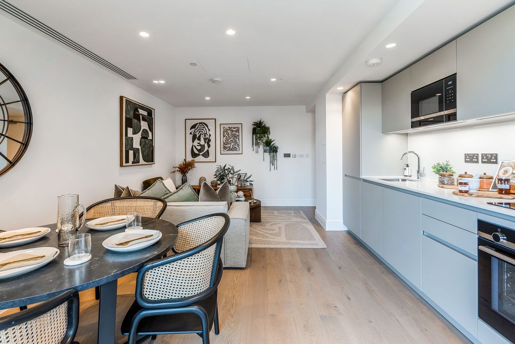 Property photo 3 of 17 93440_Empire-House- (18)_Low.Jpg