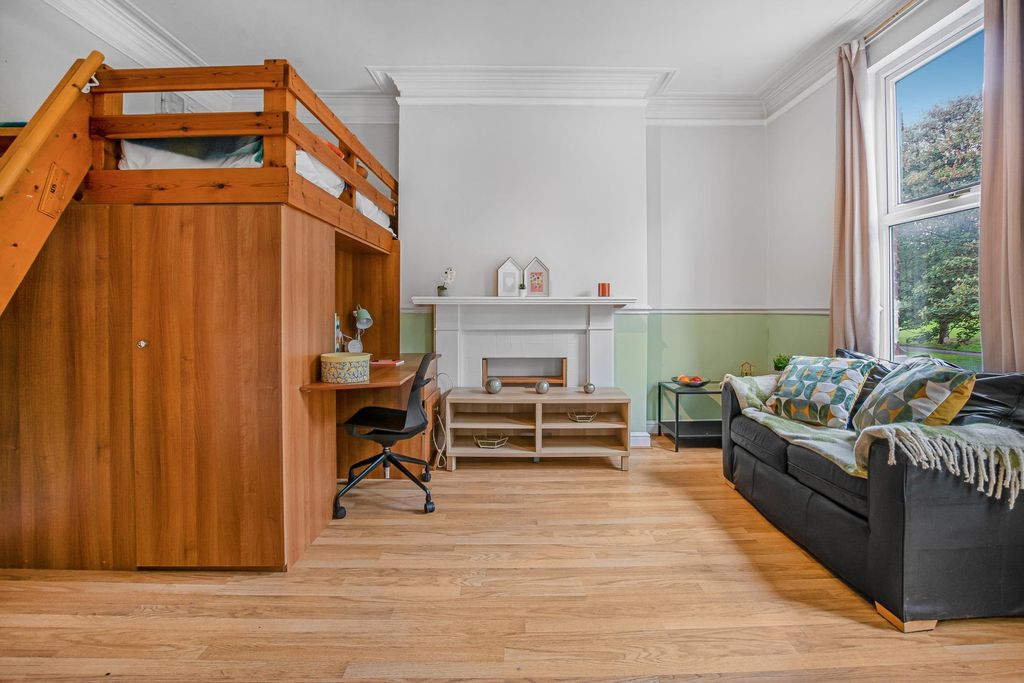 Property photo 2 of 8 Property Photo