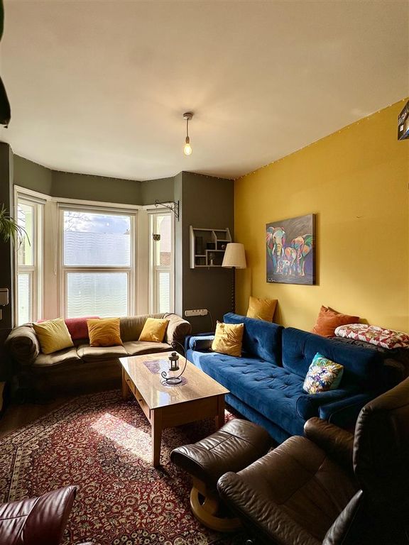 Property photo 2 of 26