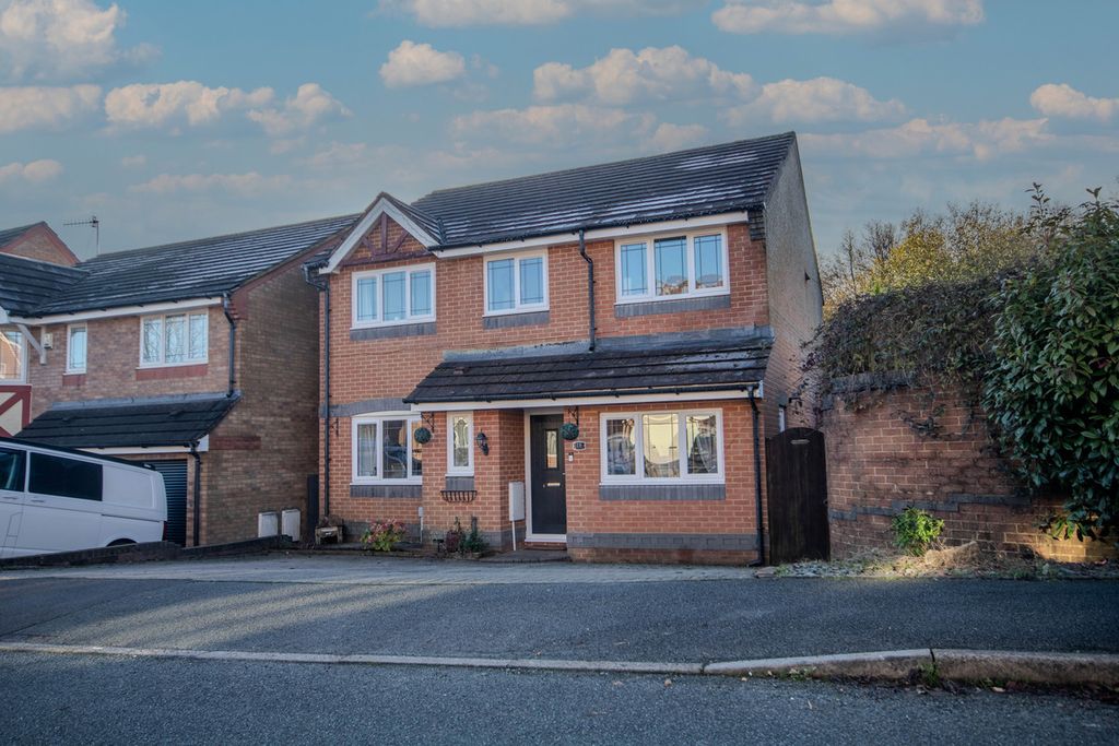 Property photo 1 of 28