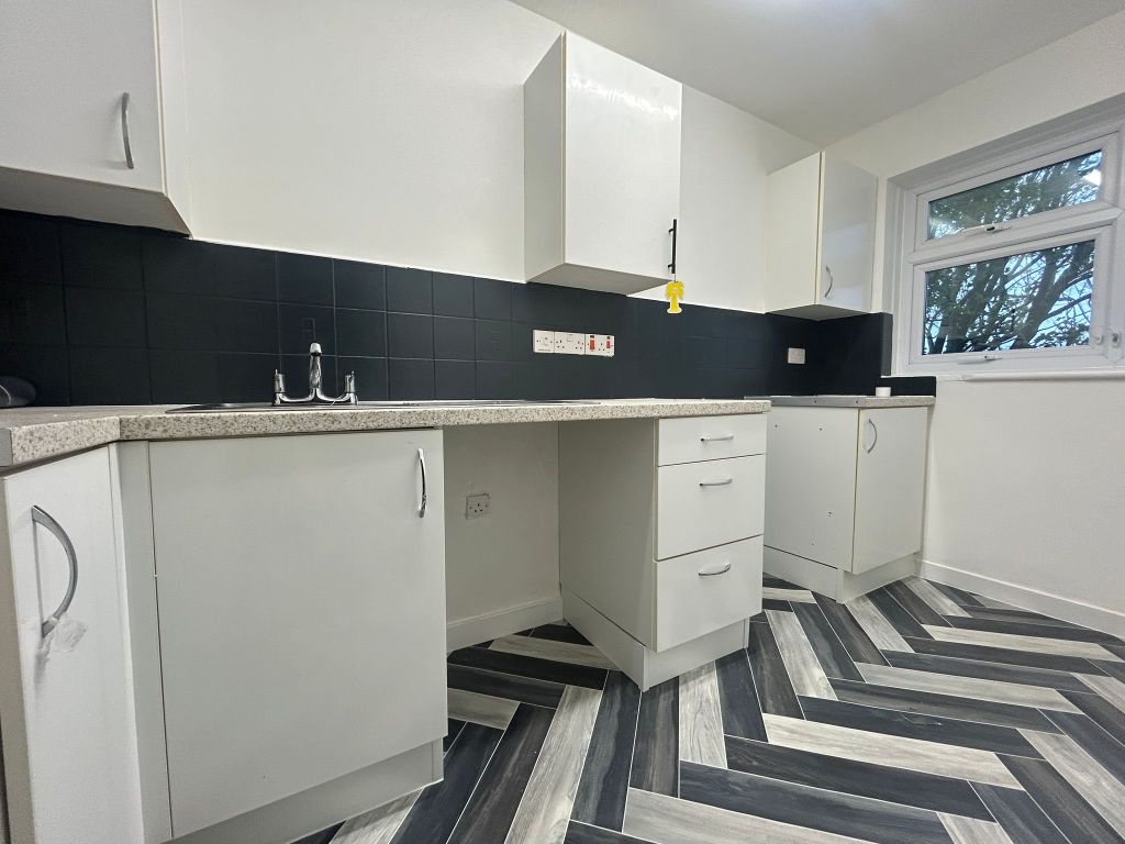 Property photo 3 of 14 Kitchen-3