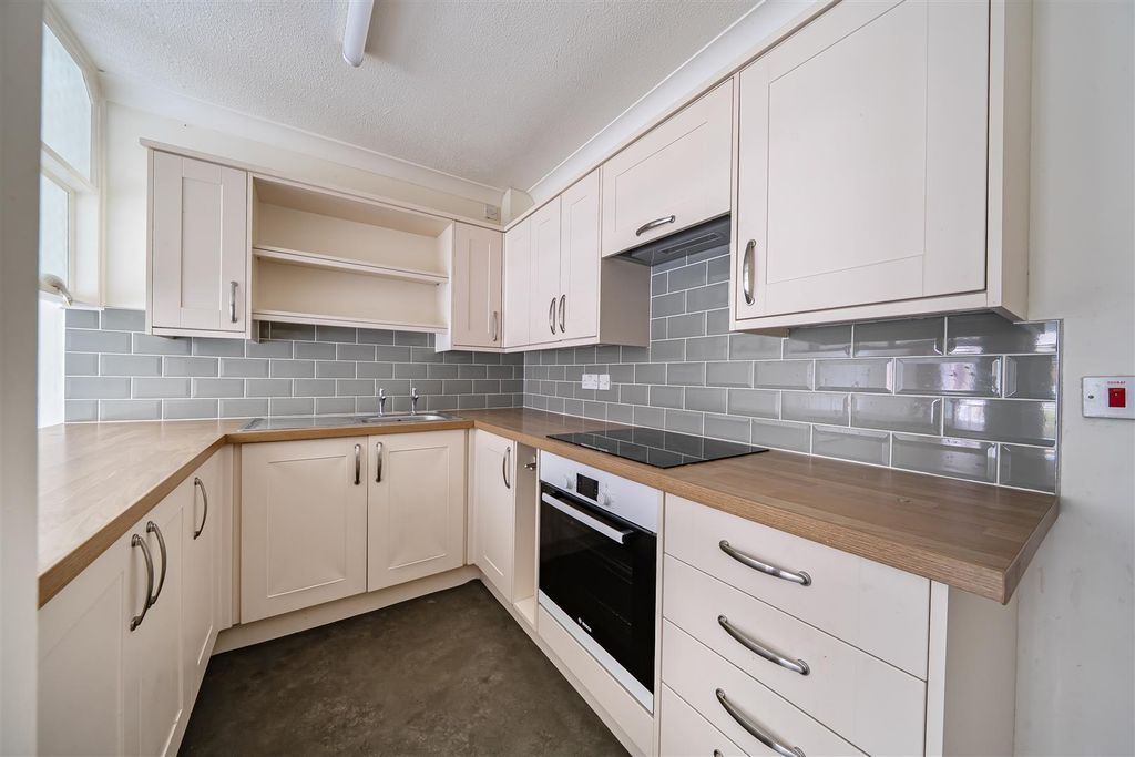 Property photo 2 of 20 Kitchen