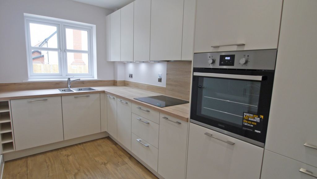 Property photo 2 of 13 Kitchen