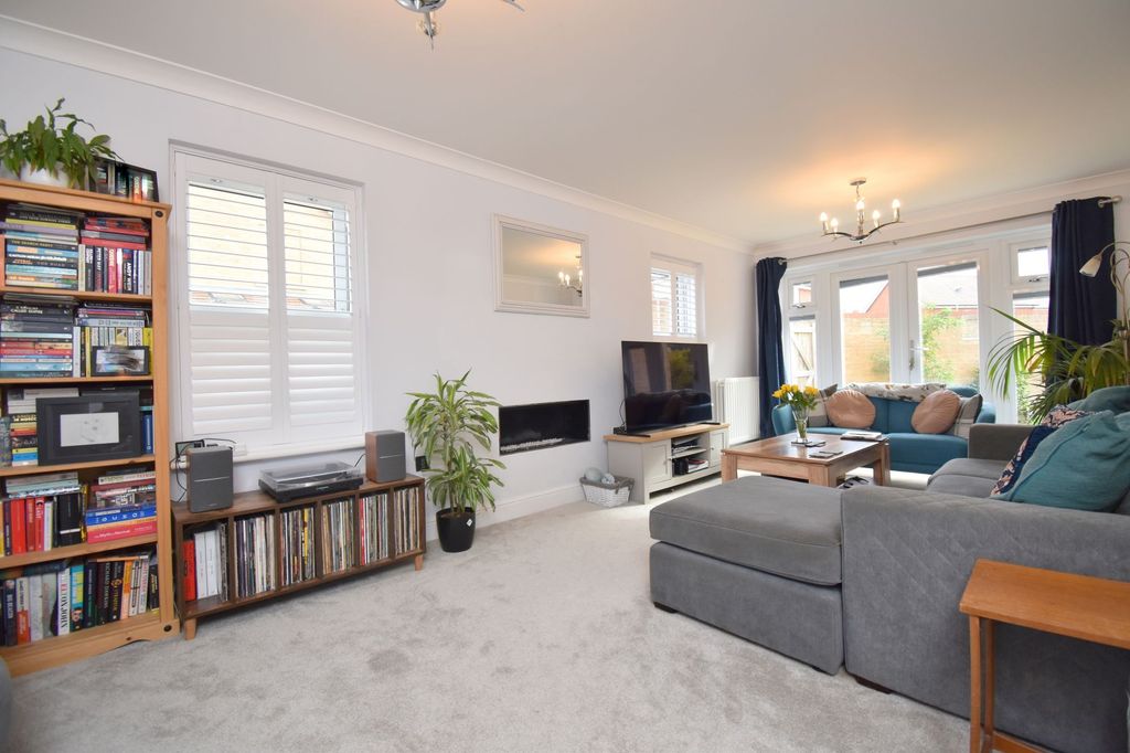 Property photo 2 of 22