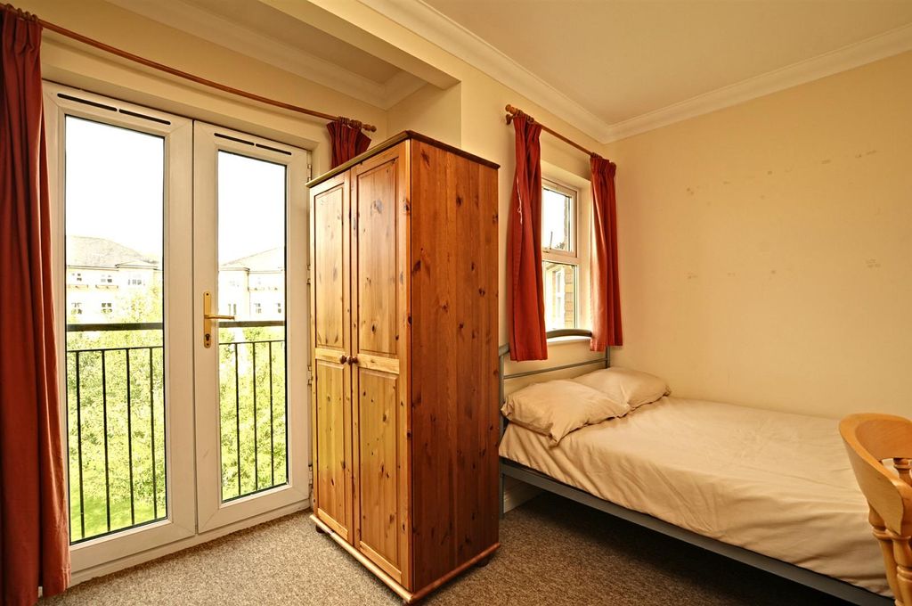 Property photo 2 of 6