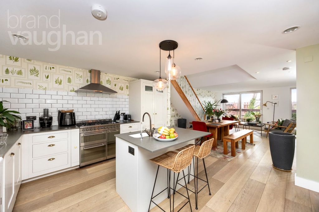 Property photo 2 of 36 Picture No. 09