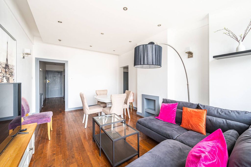 Property photo 3 of 9