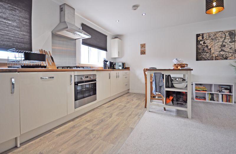 Property photo 3 of 11 Photo 2