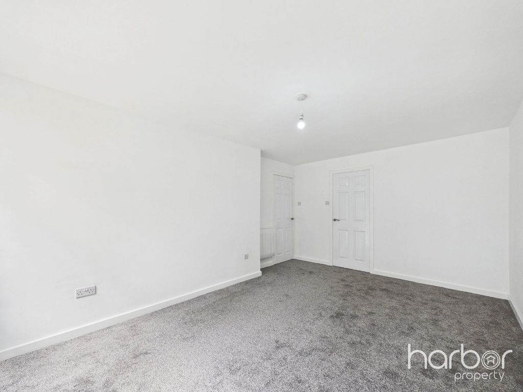 Property photo 3 of 11 5324454