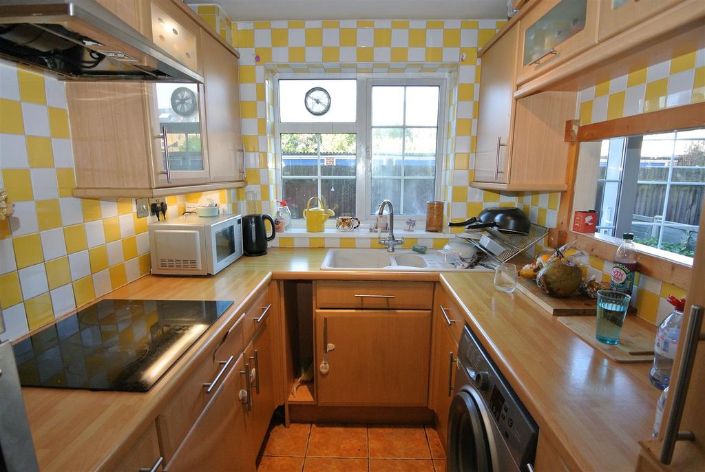 Property photo 3 of 12 Kitchen.Jpg