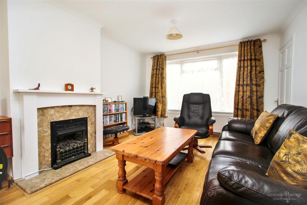 Property photo 3 of 22 Living Room