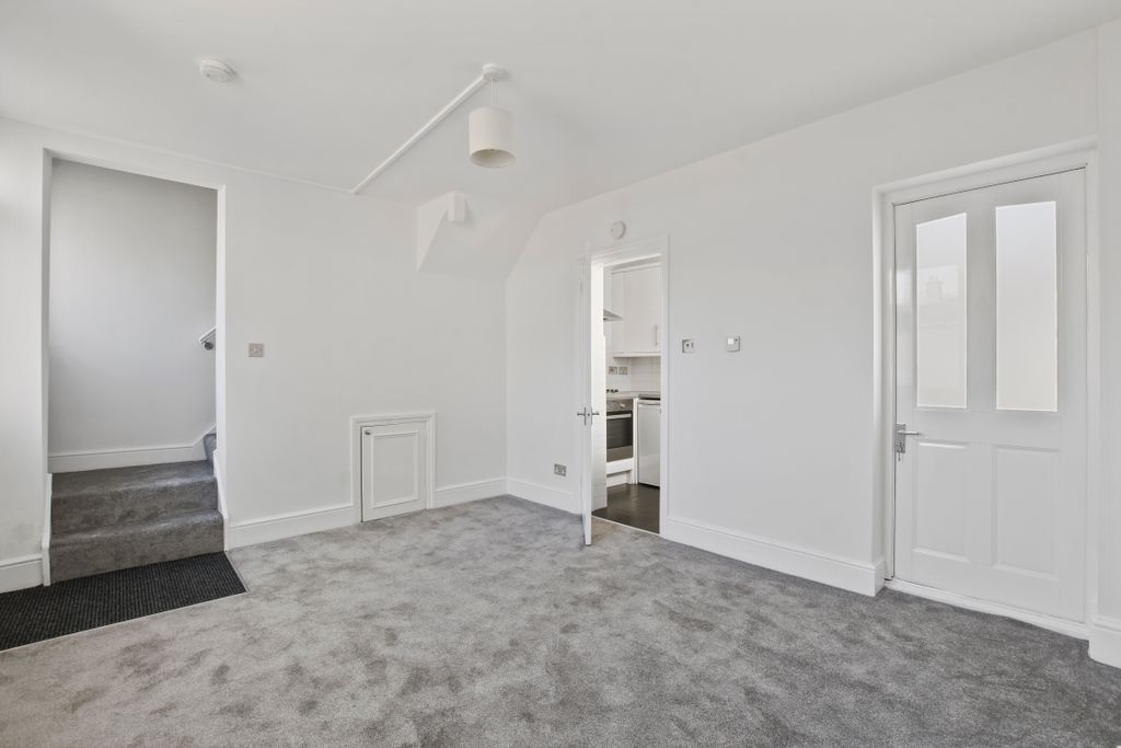 Property photo 2 of 8 164B302c-6F17-4460-A205-A7Bea531cc68Gcham - 1 Woodside Cottages - Reception - Original (3).Jpg