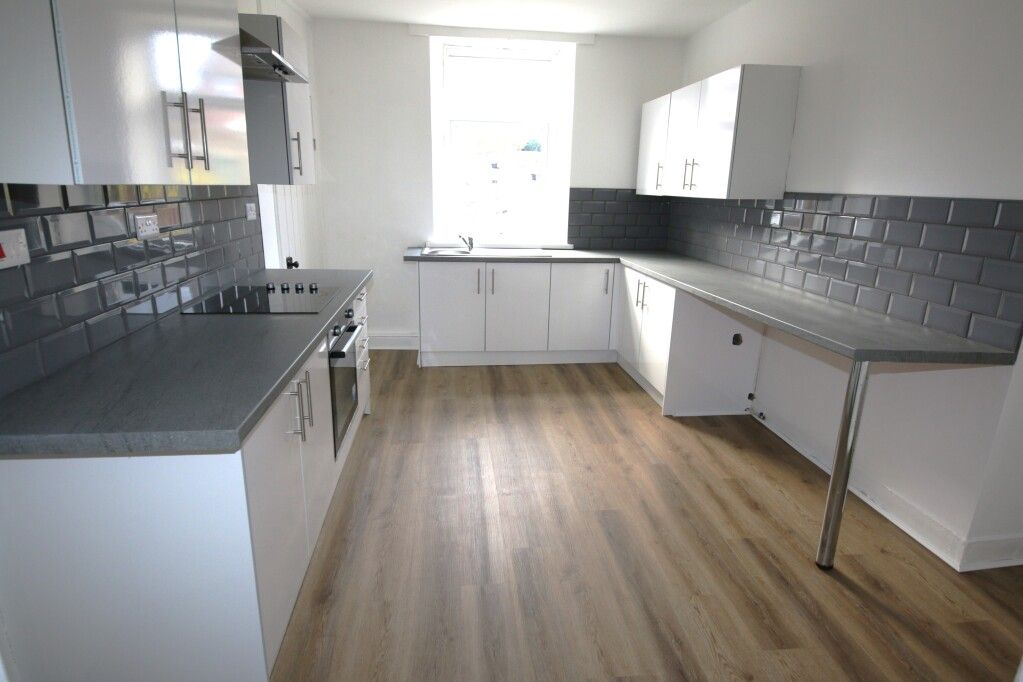 Property photo 3 of 6 Picture No. 12