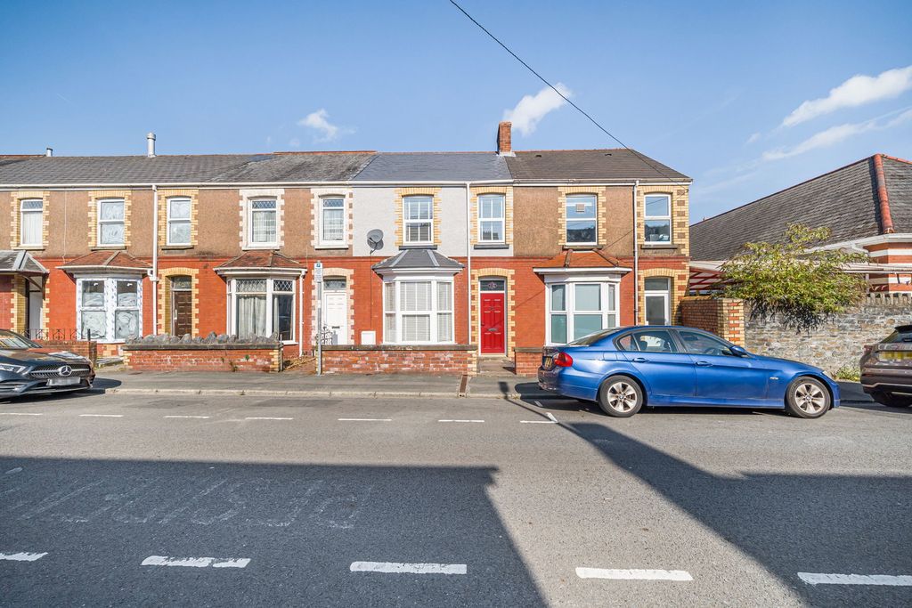 Property photo 1 of 34