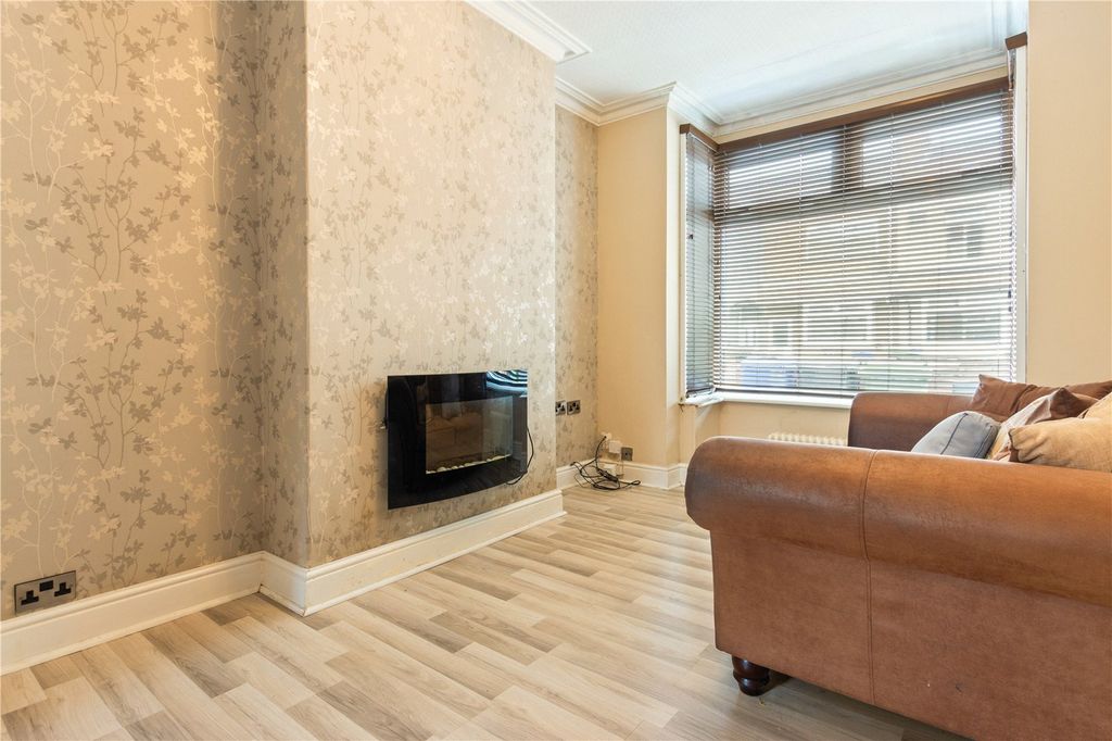 Property photo 2 of 14 Lounge