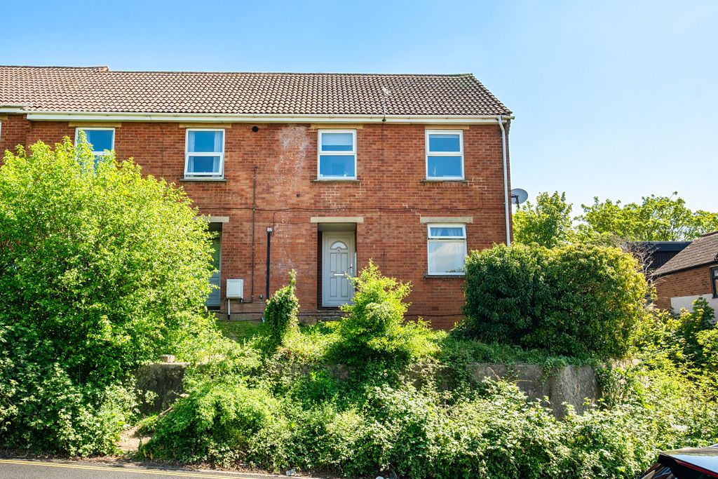 Property photo 1 of 11 144872813