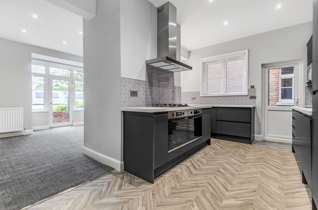 Property photo 2 of 11 854784 (3).Jpg