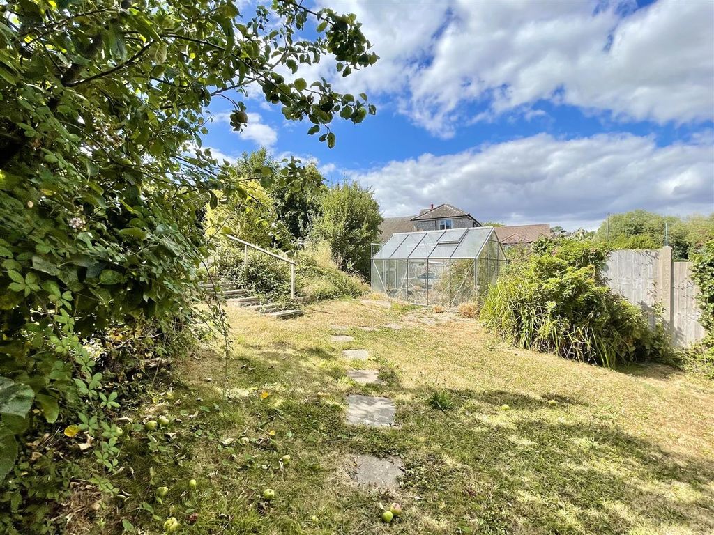 Property photo 3 of 26