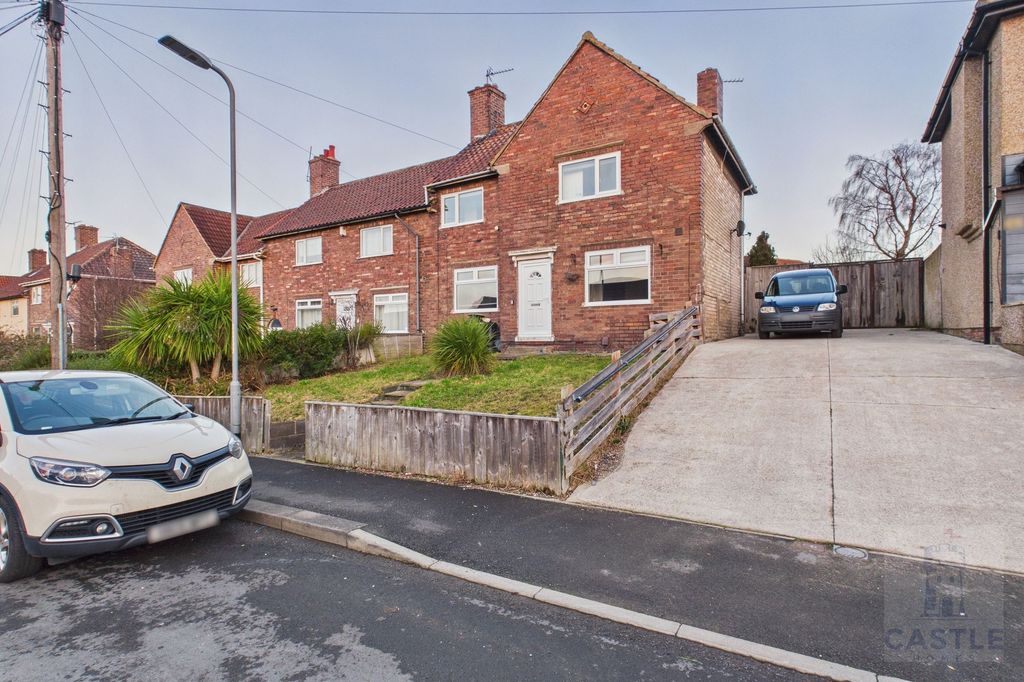 Property photo 1 of 9