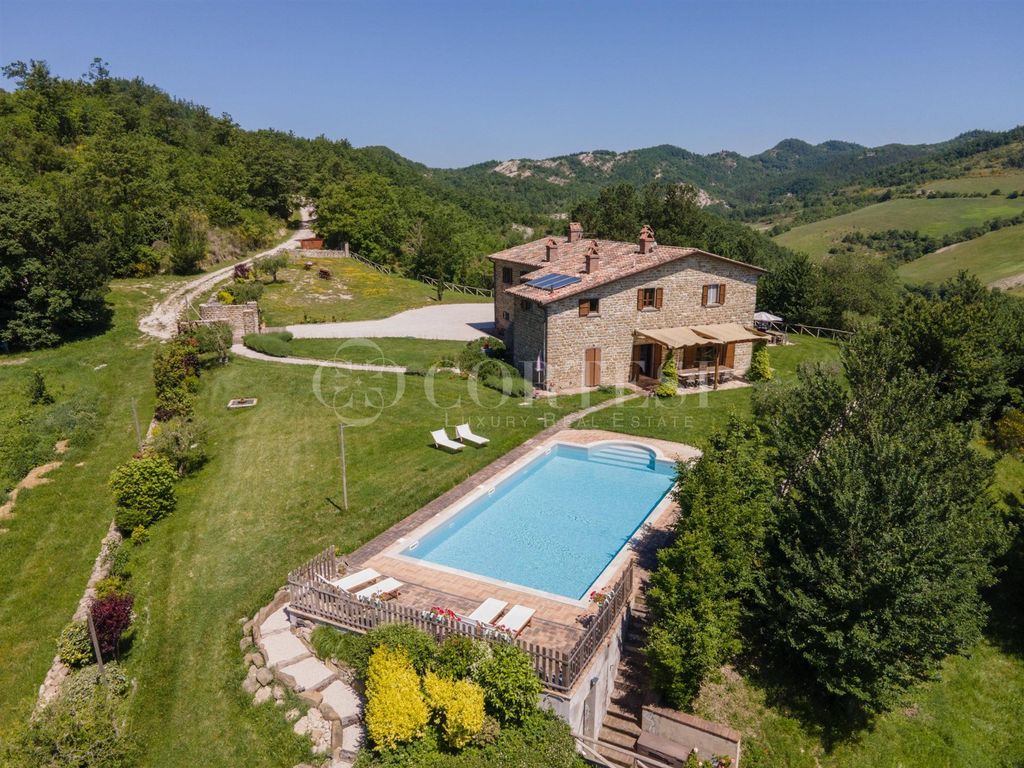 Property photo 1 of 60 18th-Century Casale With Pool And View Over The Umbrian Hills