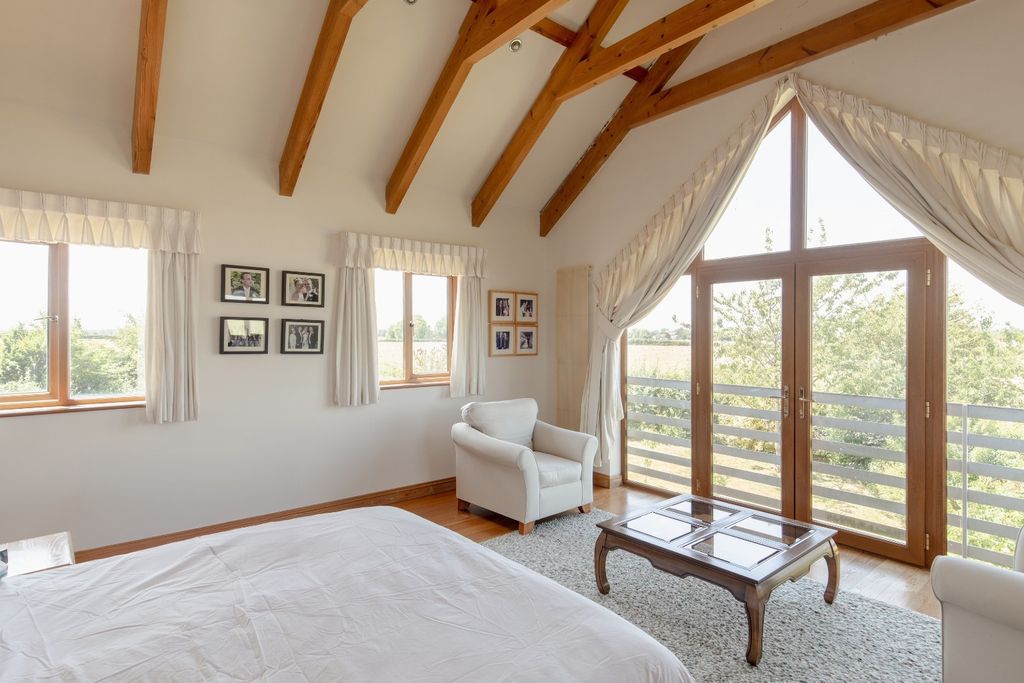 Property photo 3 of 18 4386073