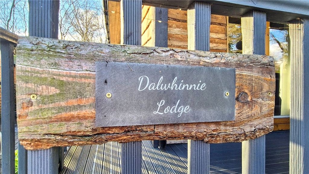 Property photo 2 of 23 Picture No. 25