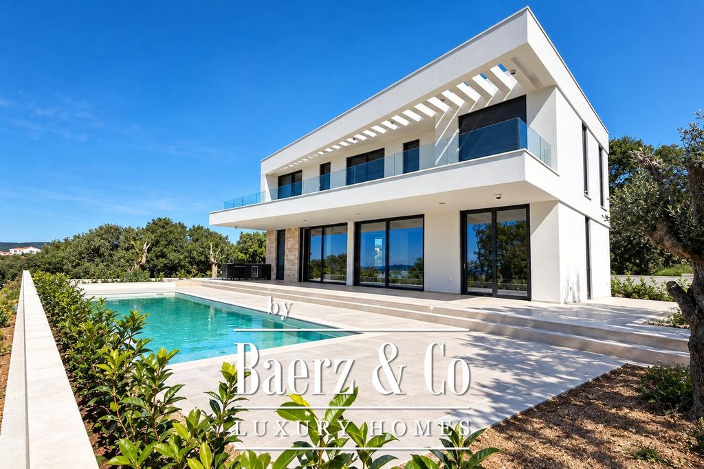 Property photo 2 of 35