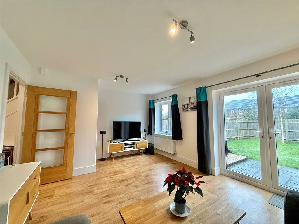 Property photo 3 of 15 Picture No. 21