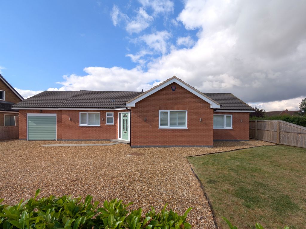 Property photo 1 of 32