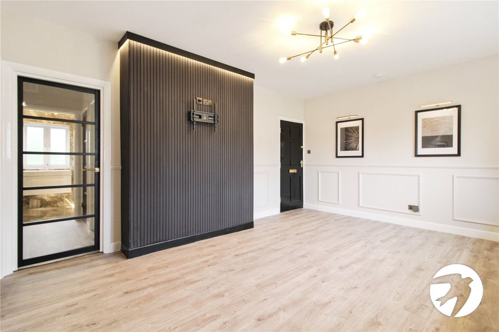 Property photo 3 of 16 Living Room