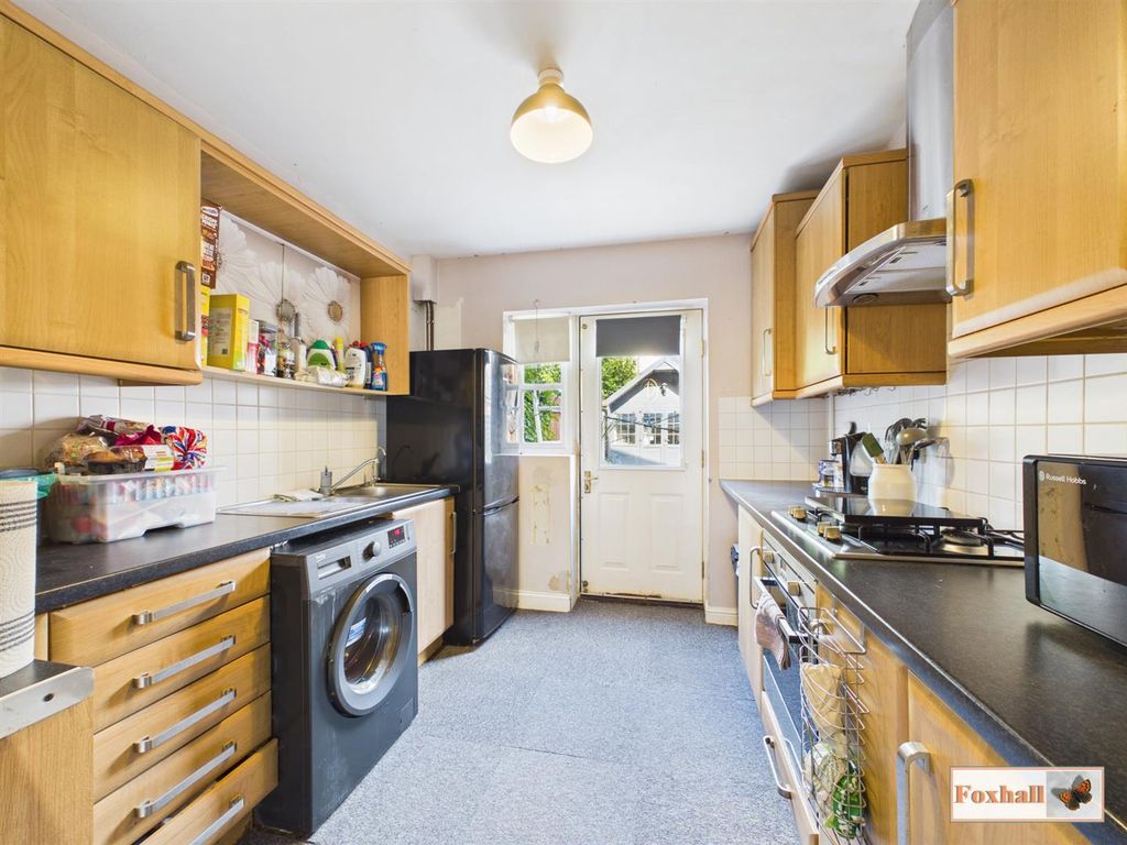 Property photo 3 of 18 Kitchen