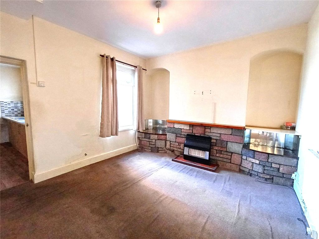 Property photo 2 of 10 Picture No. 15