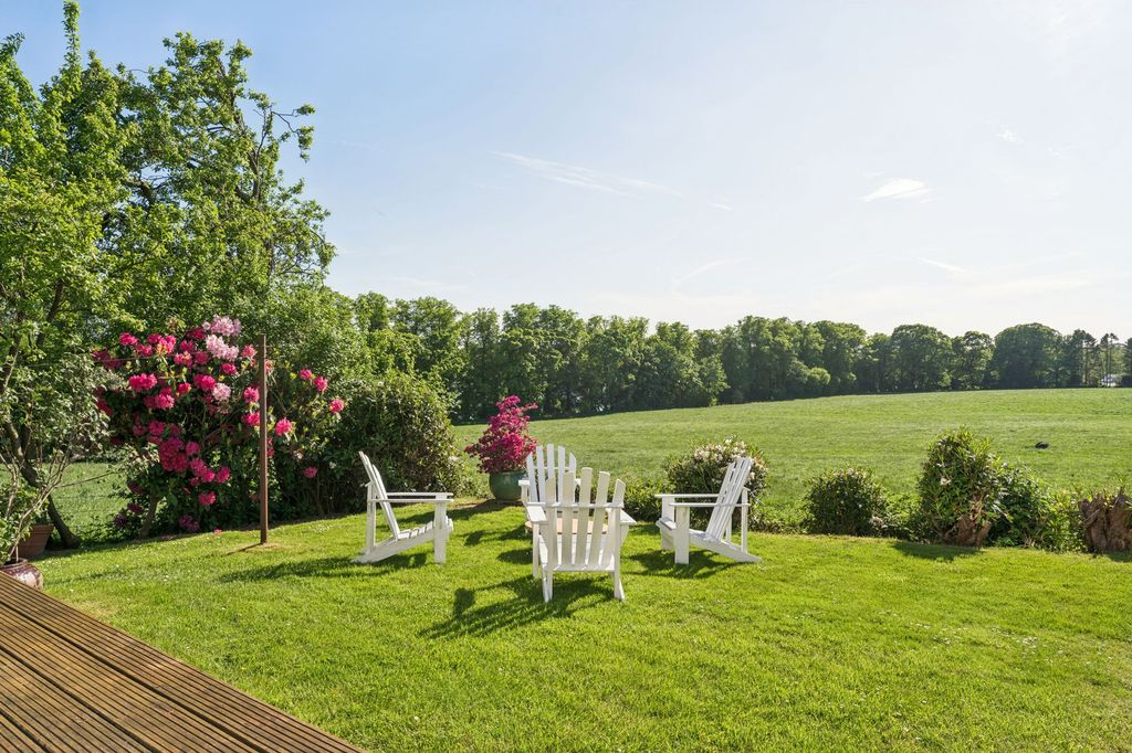 Property photo 2 of 52