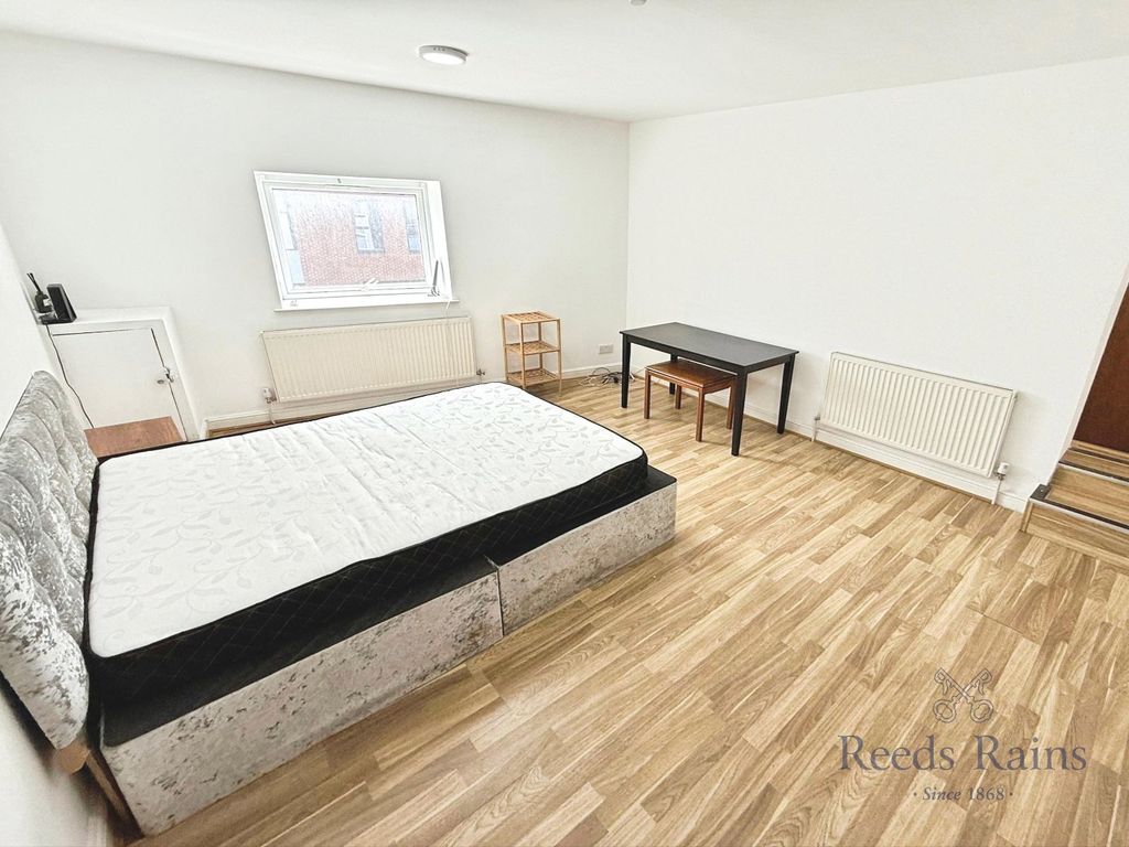 Property photo 3 of 15 Picture No. 13