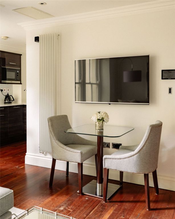 Property photo 3 of 11 Dining