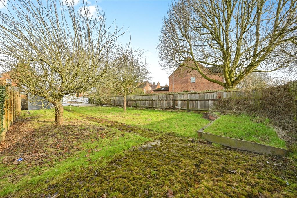 Property photo 3 of 18 Garden
